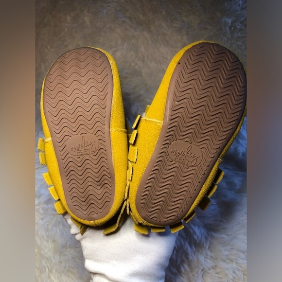 Monkey feet Yellow Bow Kids Shoes - Picture 9 of 16